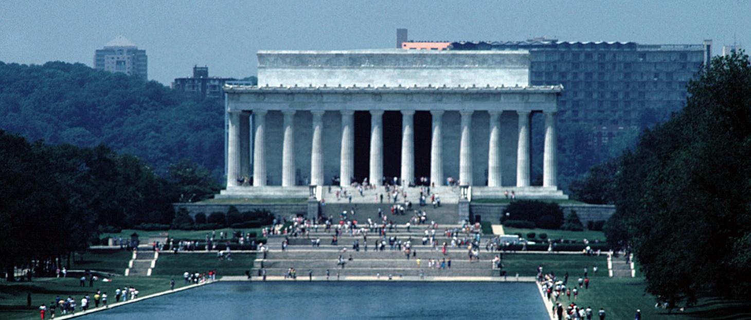 The Lincoln Memorial with a flurry of visitors